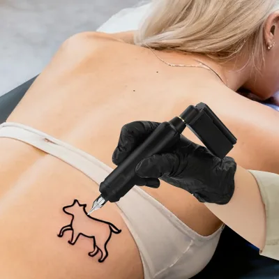 Stylo à tatouer motorisé noir avec 10 aiguilles – image 2